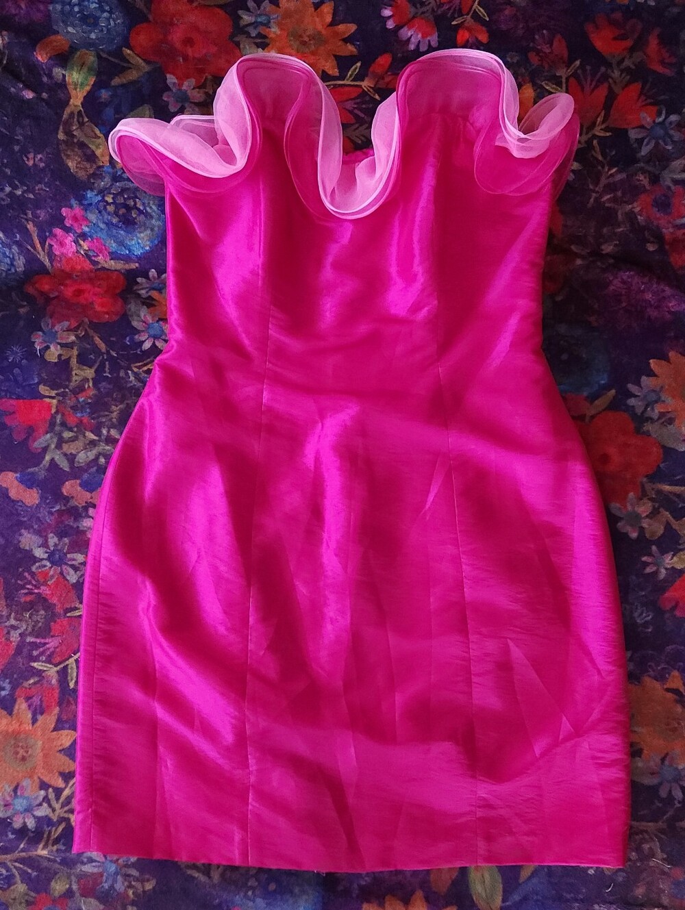 Betsey Johnson Y2K Hot Pink Ruffle Neckline Mini Party Dress Size 10